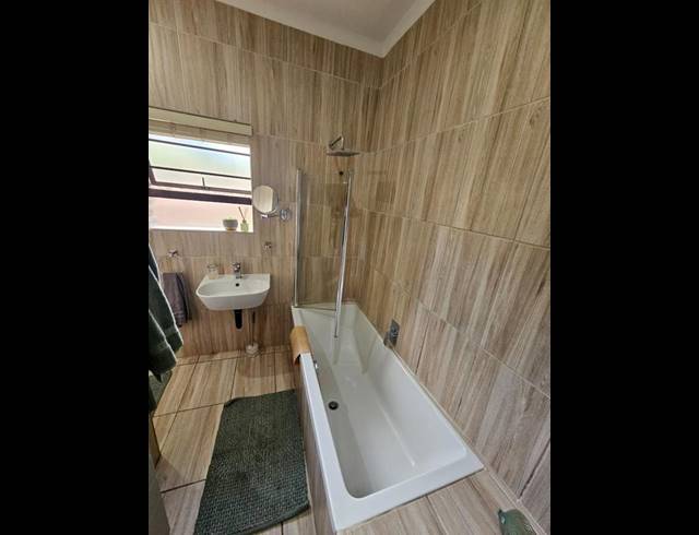 4 BEDROOM HOUSE FOR SALE IN ASTON BAY